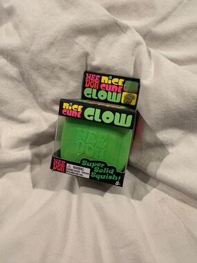 NeeDoh Glow Nice Cube - Green Super Solid Squish Learning Toy